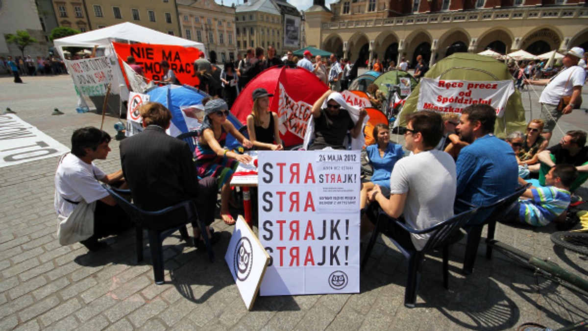 "MMKraków": 25 maja Federacja Anarchistyczna organizuje happening "Kraków - strefa wolna od mieszkańców", który ma przypomnieć zeszłoroczne usunięcie miasteczka namiotowego.