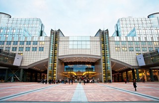 Parlament Europejski uchylił immunitet czworgu eurodeputowanym PiS na podstawie oskarżeń skazanego w Polsce przestępcy