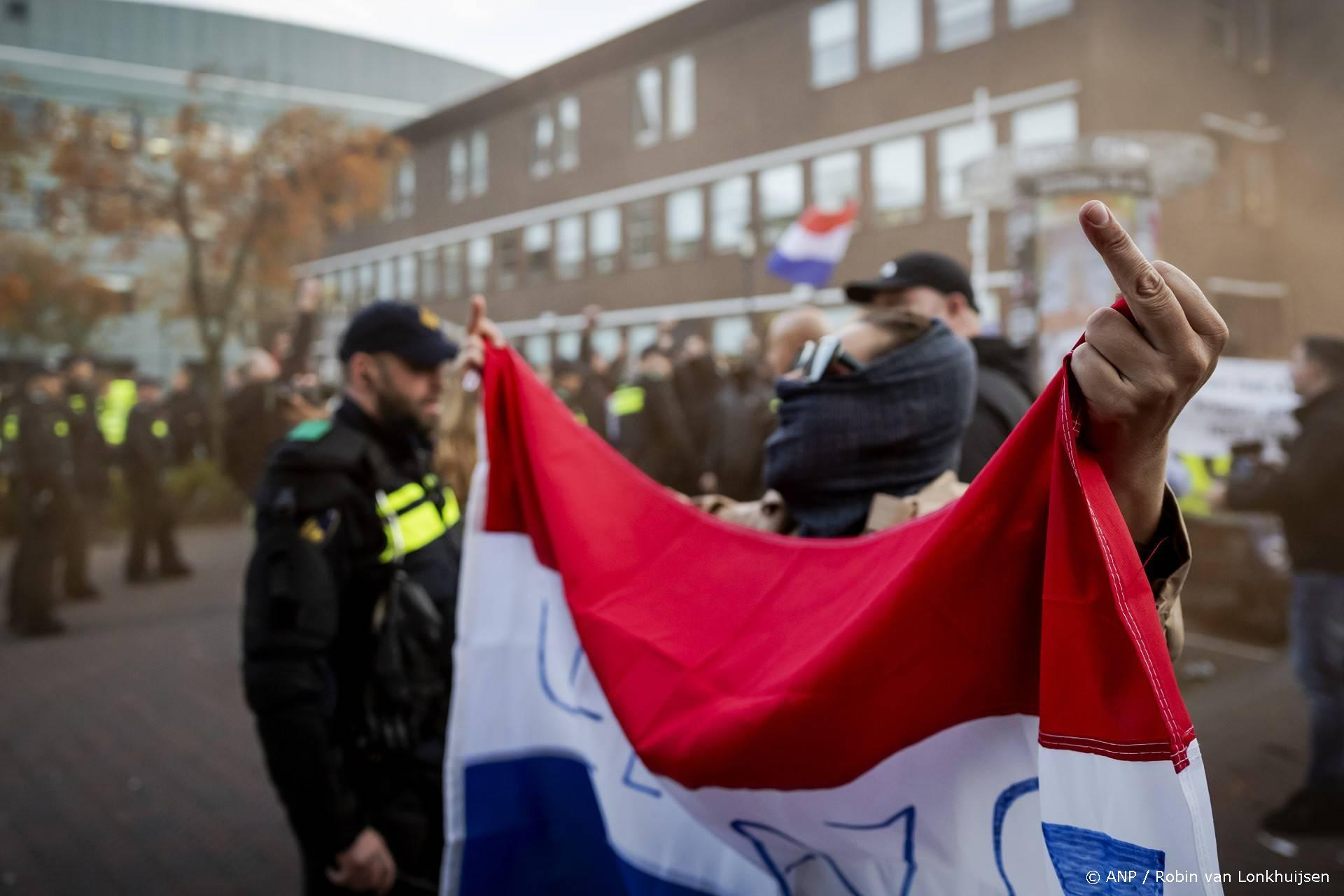 Veiligheidsrisicogebied Heemskerk: politie mag fouilleren bij azc-demonstraties
