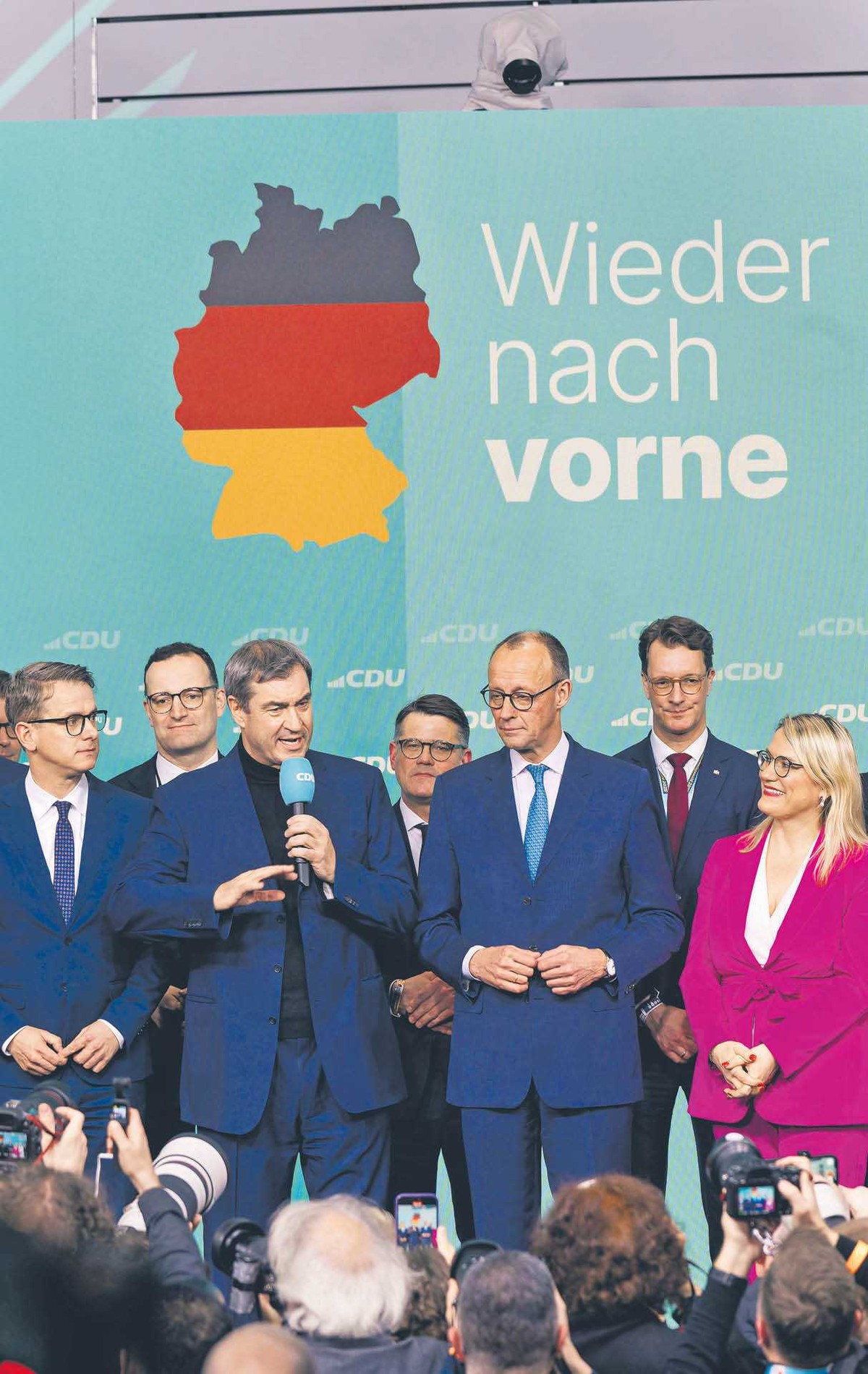 Lider CDU i zapewne przyszły kanclerz Friedrich Merz (trzeci od prawej)