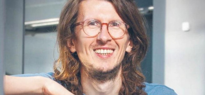 Dzielimy z nimi świat. Trwa między nami a wirusami wyścig zbrojeń [WYWIAD]