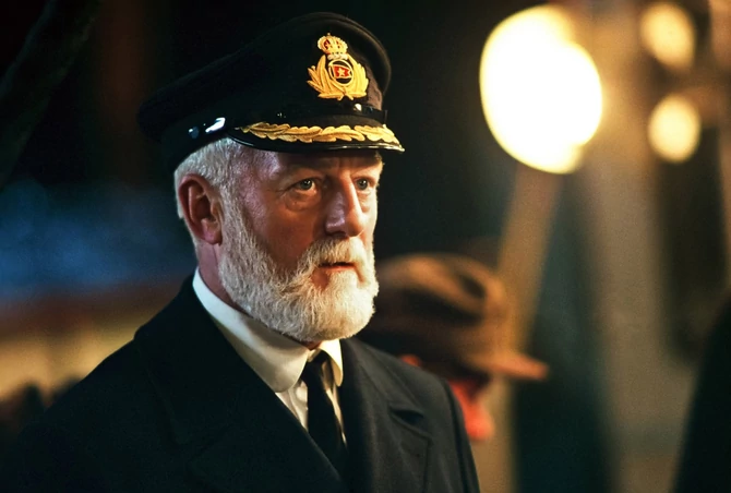 Хил како капетан Едвард Смит во „Титаник“