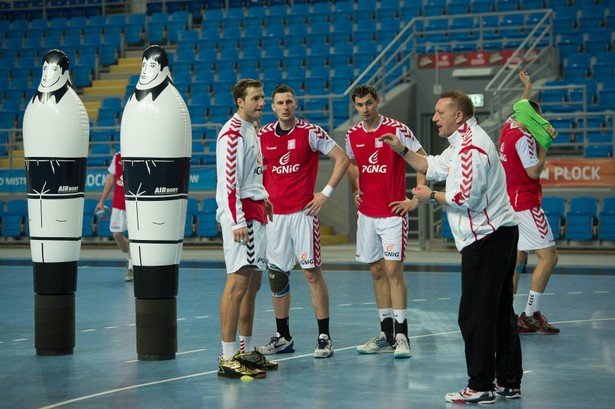 Trener kadry polskich szczypiornistów odkrył karty przed MŚ