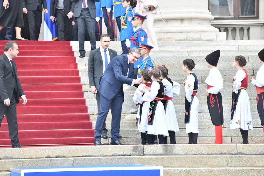 .Vučić na stepeništu Skupštine Srbije