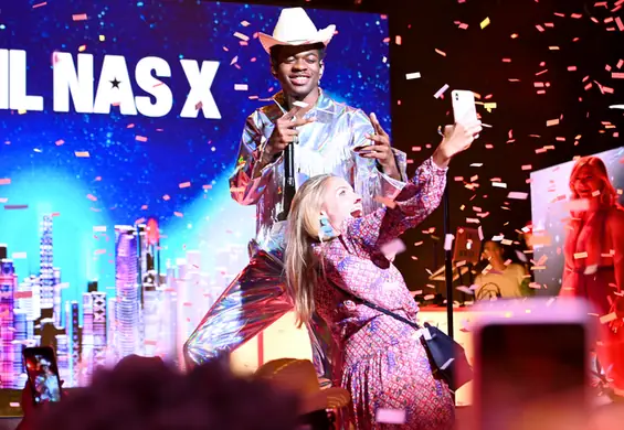 TikTok, memy i coming out. Dlaczego "Old Town Road" Lil Nas X'a podbiło listę Billboardu?