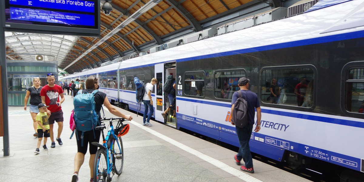 PKP Intercity do 2030 r. zainwestuje 19 mld zł w nowoczesny tabor. 