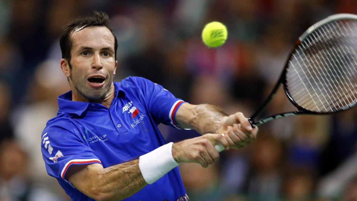 Po 14 latach przerwy Radek Stepanek znów gra w kwalifikacjach do French Open. I to gra całkiem nieźle. 37-latek przeszedł już dwie rundy i od turnieju głównego dzieli go jedno zwycięstwo. Transmisje z kortów Rolanda Garrosa od niedzieli 22 maja w obu kanałach Eurosportu.