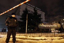 St Petersburg supermarket explosion injures several people