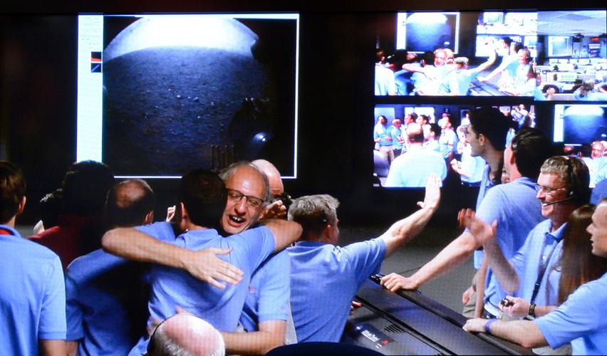 Radość w NASA po wylądowaniu Curiosity na Marsie