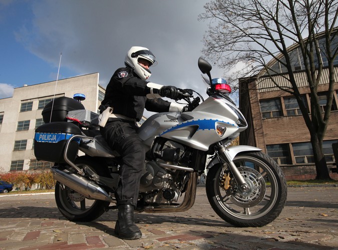 Superszybka policja i jej nowe maszyny!