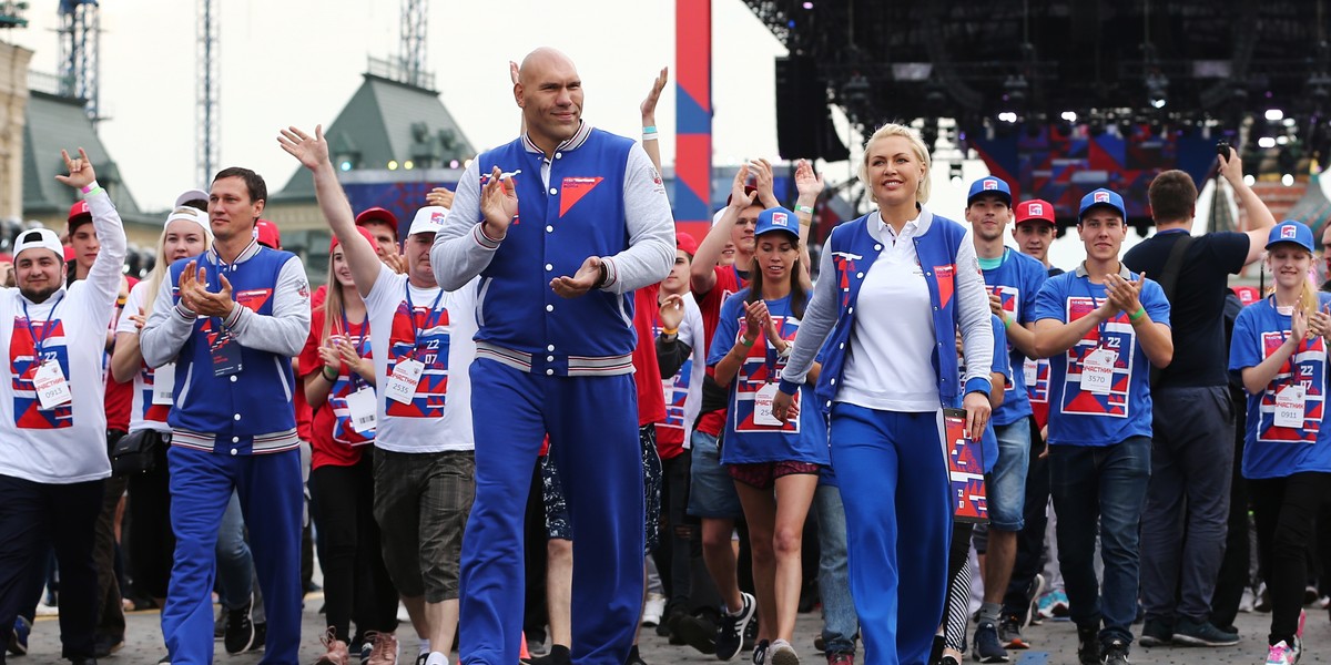 Nikołaj Wałujew należy do proputinowskiej partii Jedna Rosja