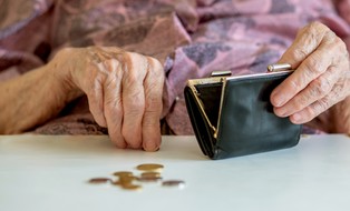 Waloryzacja 2026: emerytury i dodatki w górę o 5,5 proc. [tabela netto i brutto]