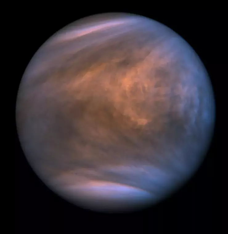 Widok ultrafioletowy pokazujący pasma chmur w atmosferze Wenus
