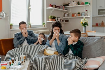 Figyelmeztetnek a gyermekorvosok: intenzívebb lesz az idei influenzaszezon!