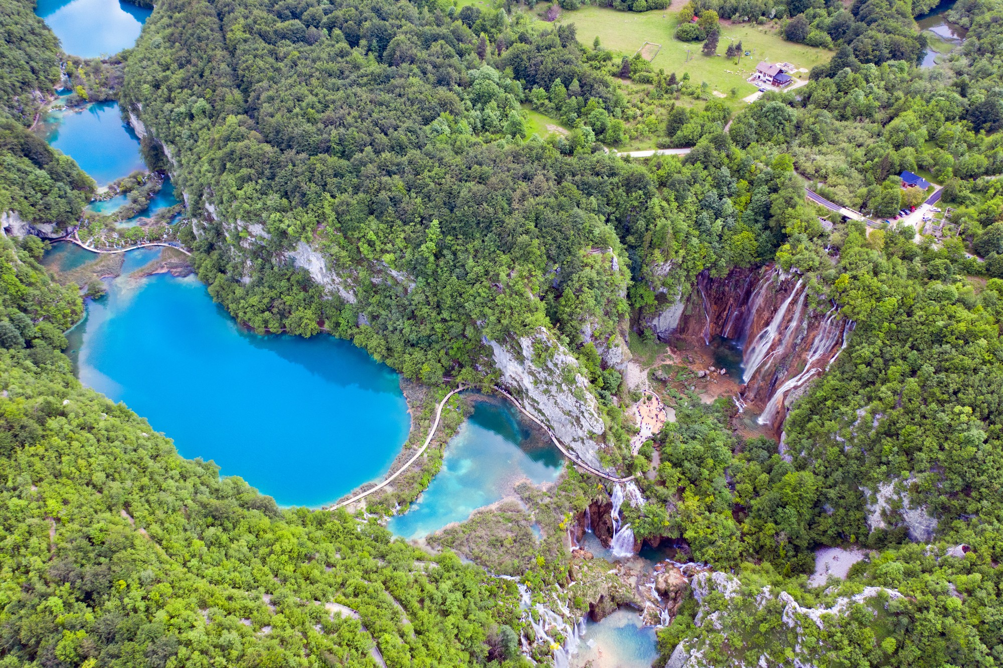 Národný park Plitvické jazerá je najznámejší národný park v krajine (ilustračné foto).