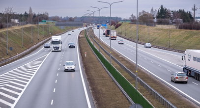 Wchodzą nowe przepisy. W Polsce powyrastają jak grzyby nowe urządzenia przy drogach