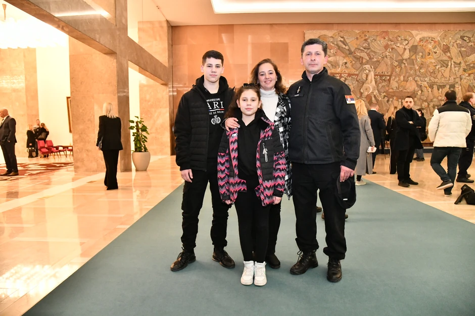 Željko Čavić, šef odseka za vanred.situacije, sa svojom porodicom