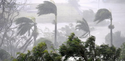 Potężny cyklon Debbie uderzył u wybrzeży Australii
