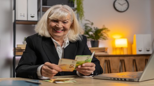 Zwrot podatku dla seniorów. Tabela kwot i terminy wypłat z urzędu skarbowego