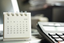 Dni ustawowo wolne od pracy w 2026 i 2027 roku. Jak zaplanować urlop? 