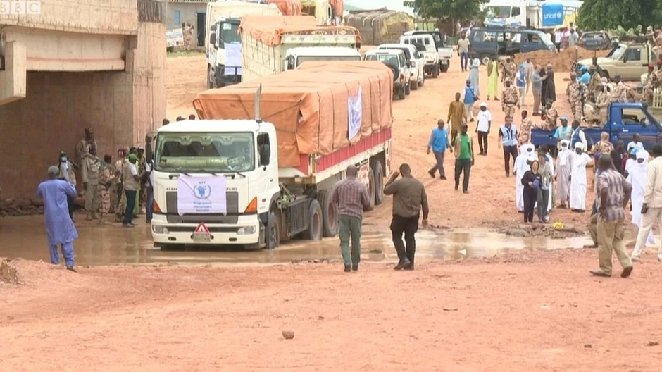 Granični prelaz Adre je otvoren ponovo prošlog meseca, omogućivši da u zemlju pristigne preko potrebna pomoć | Foto: BBC