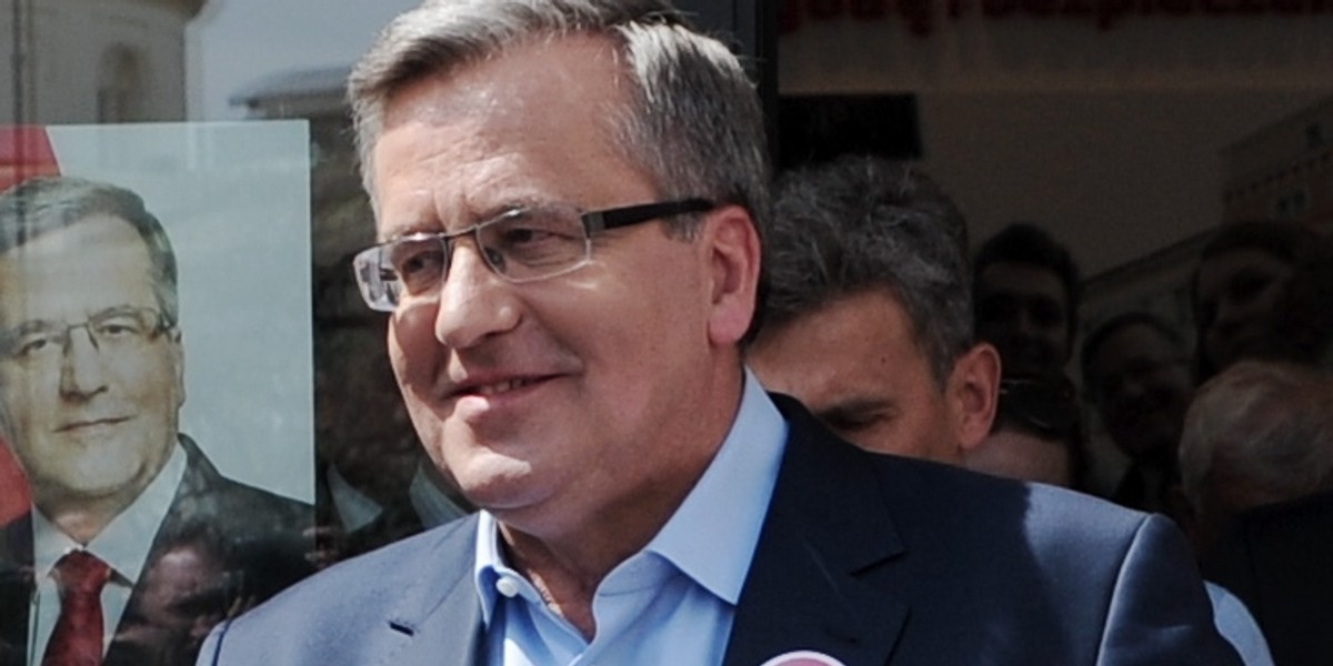 Bronisław Komorowski na spacerze