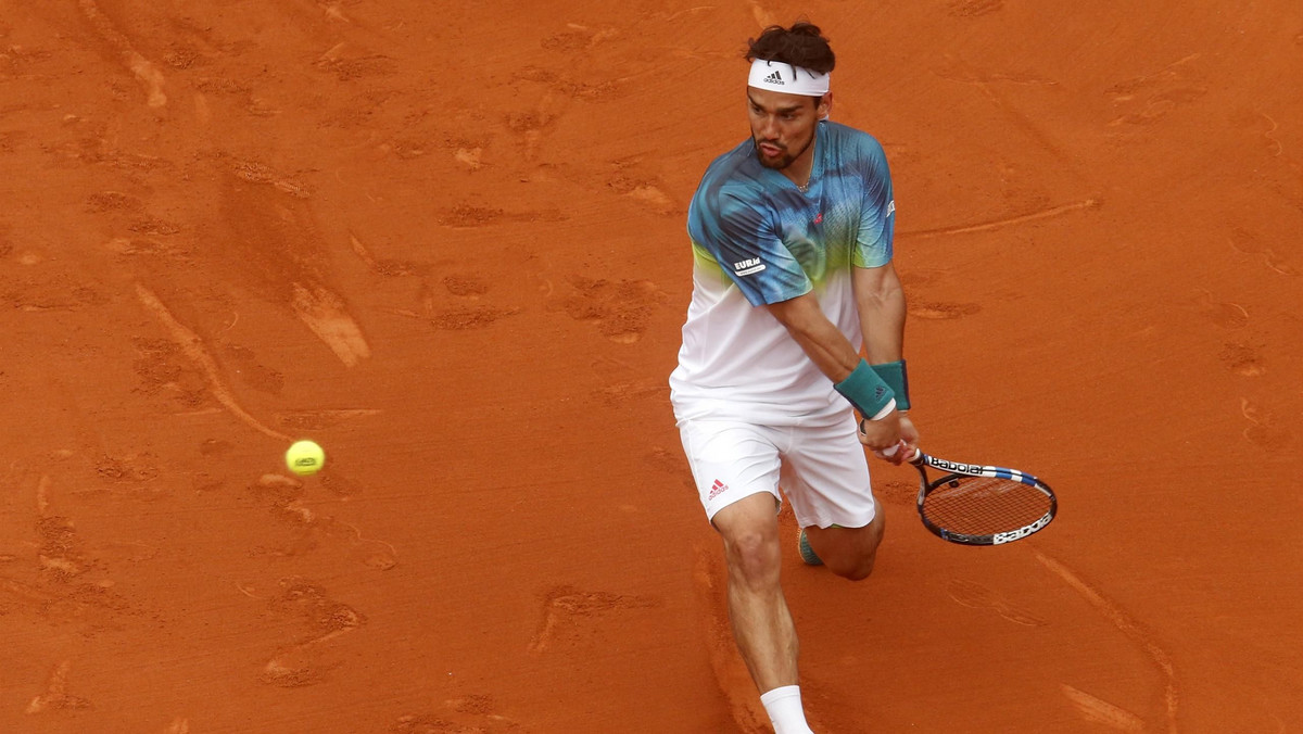 Największa tenisowa włoska nadzieja Fabio Fognini pożegnał się z turniejem w Rzymie już w pierwszej rundzie. 28-latek dopingowany przez Francesco Tottiego i swoją żonę Flavię Pennettę przegrał z Hiszpanem Guillermo Garcia-Lopezem 1:6, 6:7 (2).