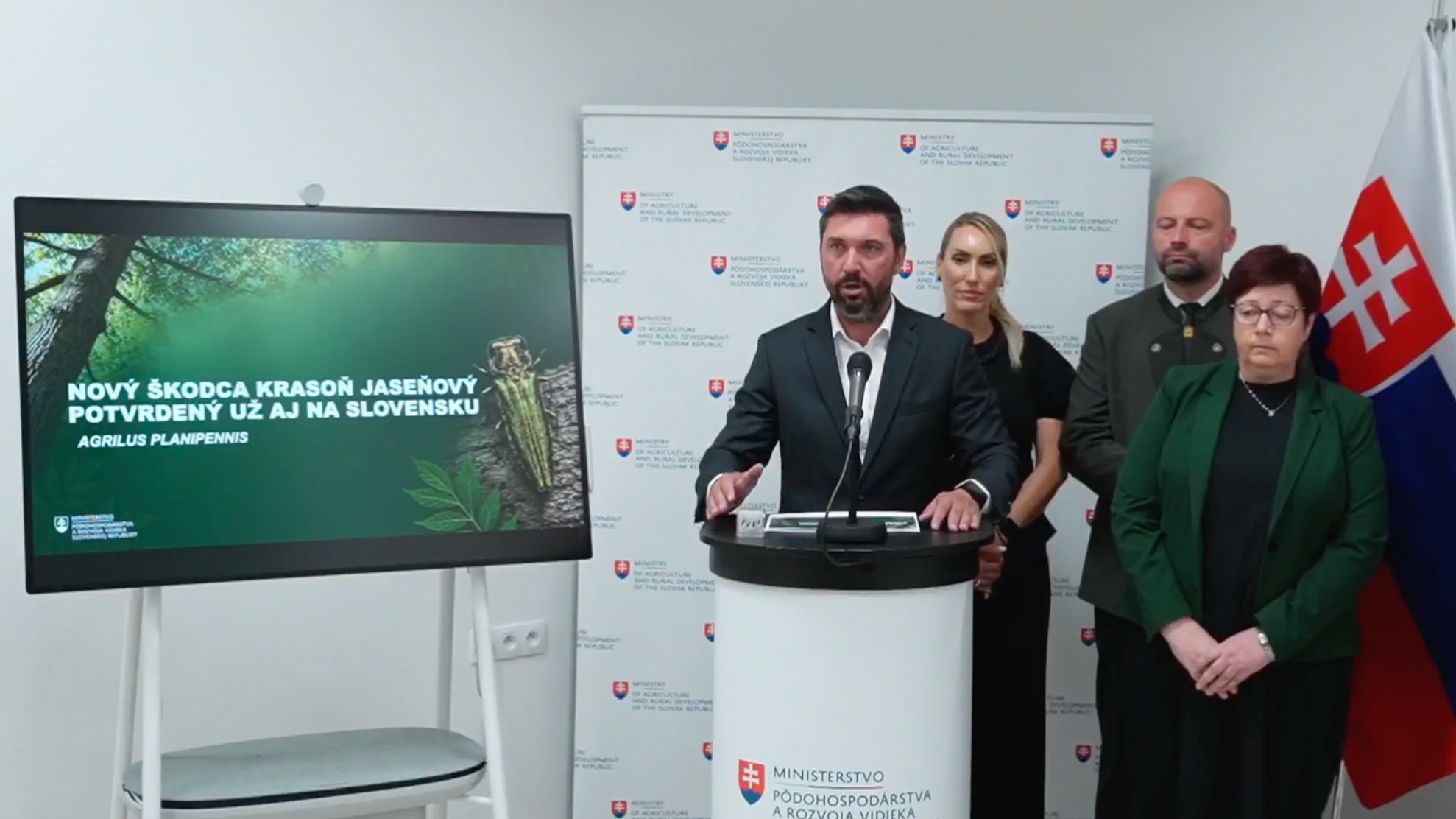 Krasoň jaseňový je po Maďarsku oficiálne potvrdený už aj na Slovensku. 
