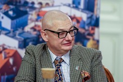 Kamiński i Bielan w USA. Wicemarszałek 'jest już po drugiej stronie'