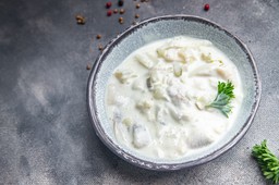 śledzie w śmietanie z przepisu ewy wachowicz. idealna klasyka na środę popielcową. przepis na śledzie