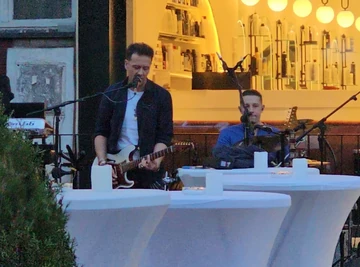 Brat mu je umro, a morao je da peva posle 20 dana celu noć: Pevač otvorio dušu: "To je neizdrživa bol" 