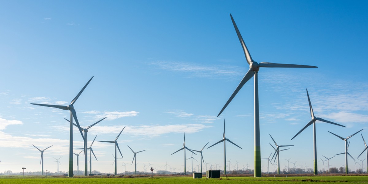 Inngoy buduję farmę wiatrową, z której prąd sprzedawać będzie Kompanii Piwowarskiej. Własny projekt bez subsydiów realizuje też Polenergia. 