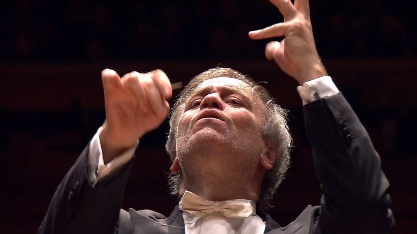 Najstarsza kompozycja w zestawniu. Ponoć kiedy w 1928 roku Maurce Ravel publikował nagranie wiele osób zwróciło uwagę, ze narastające tempo uwtoru kojarzy się jednoznacznie z... No właśnie. (nagrania) jest cudowny!