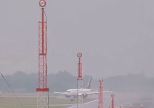 Avion Er Kanade skrenuo sa piste u Montrealu