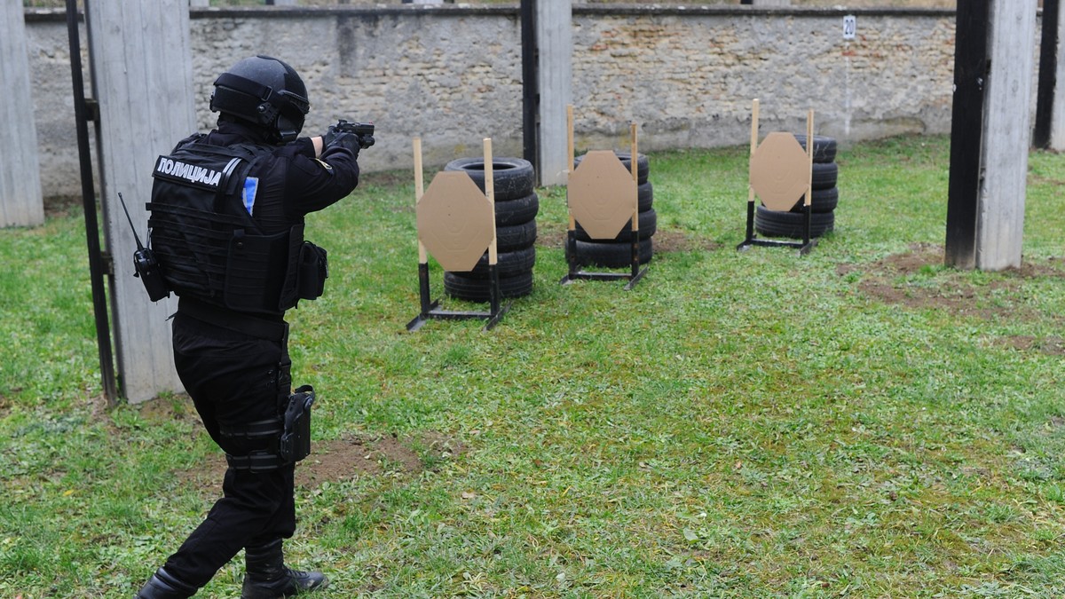 Policija
