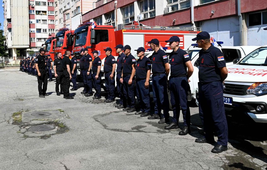 Naši vatrogasci stigli su na Eviju