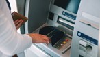 Wypłaty z bankomatów zdrożeją! To efekt podwyżek narzuconych przez Visa i Mastercard