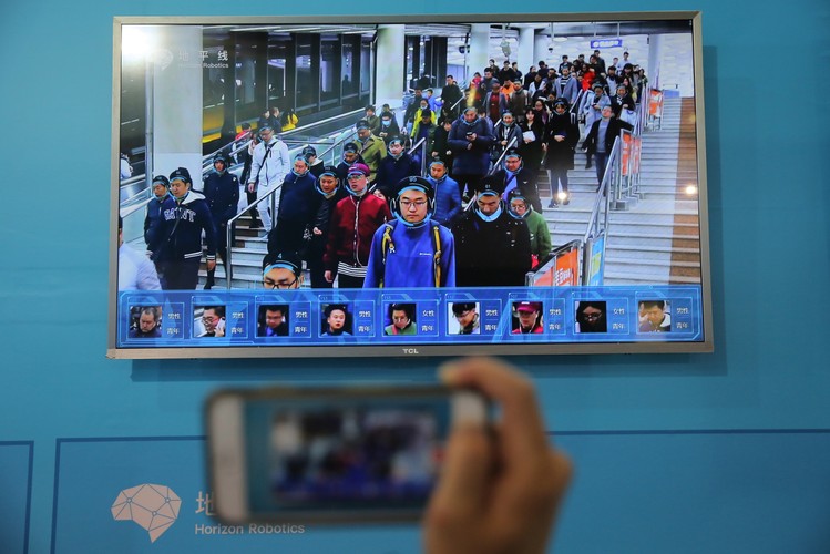 Umożliwa to technologia rozpoznawania twarzy