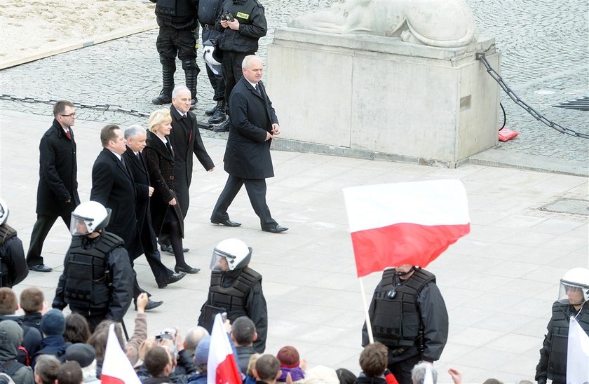 Jarosław Kaczyński składa życzenia i zaprasza na...