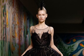 Između prošlosti i budućnosti: Dior na Nedelji visoke mode predstavio spektakularnu kolekciju koja oživljava nasleđe luksuznog brenda