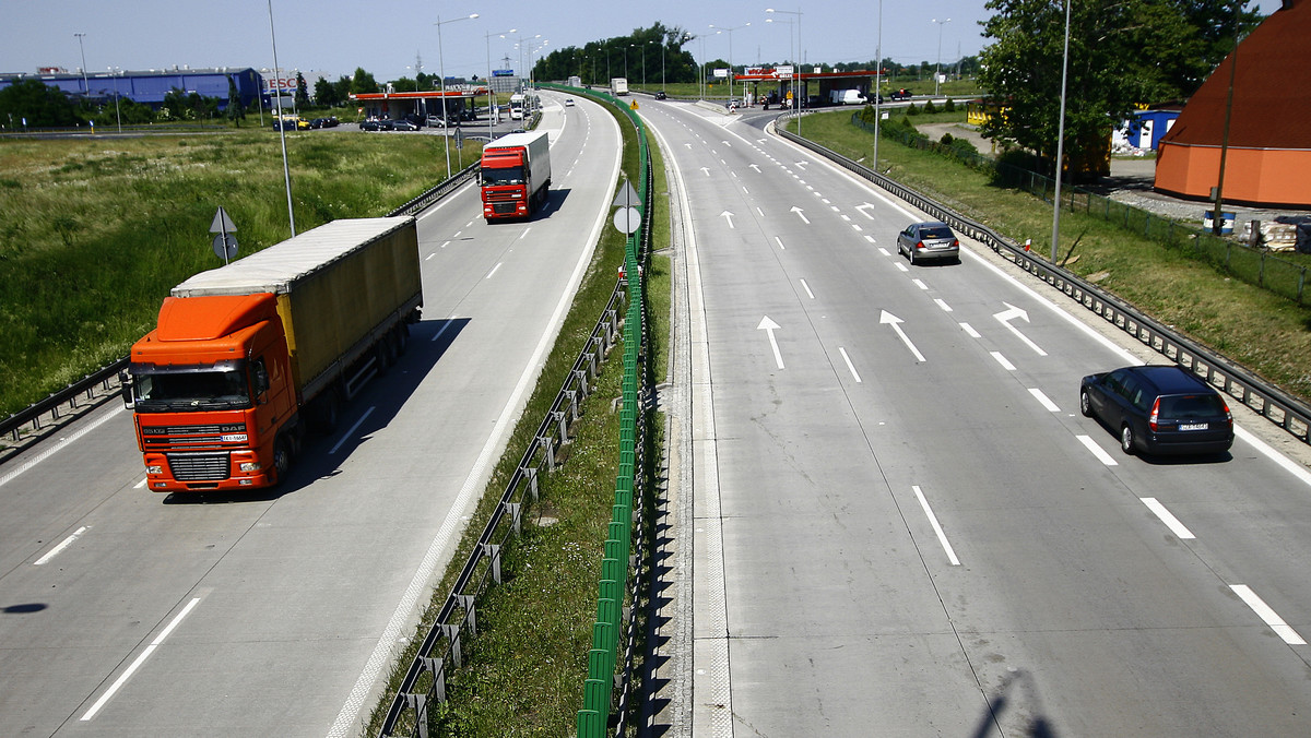 Ponad 310 mln zł ma kosztować budowa 13-kilometrowego odcinka drogi ekspresowej S5 od miejscowości Krościna do wysokości miejscowości Marcinowo. W piątek GDDKiA podpisała umowę z wykonawcą robót budowlanych.