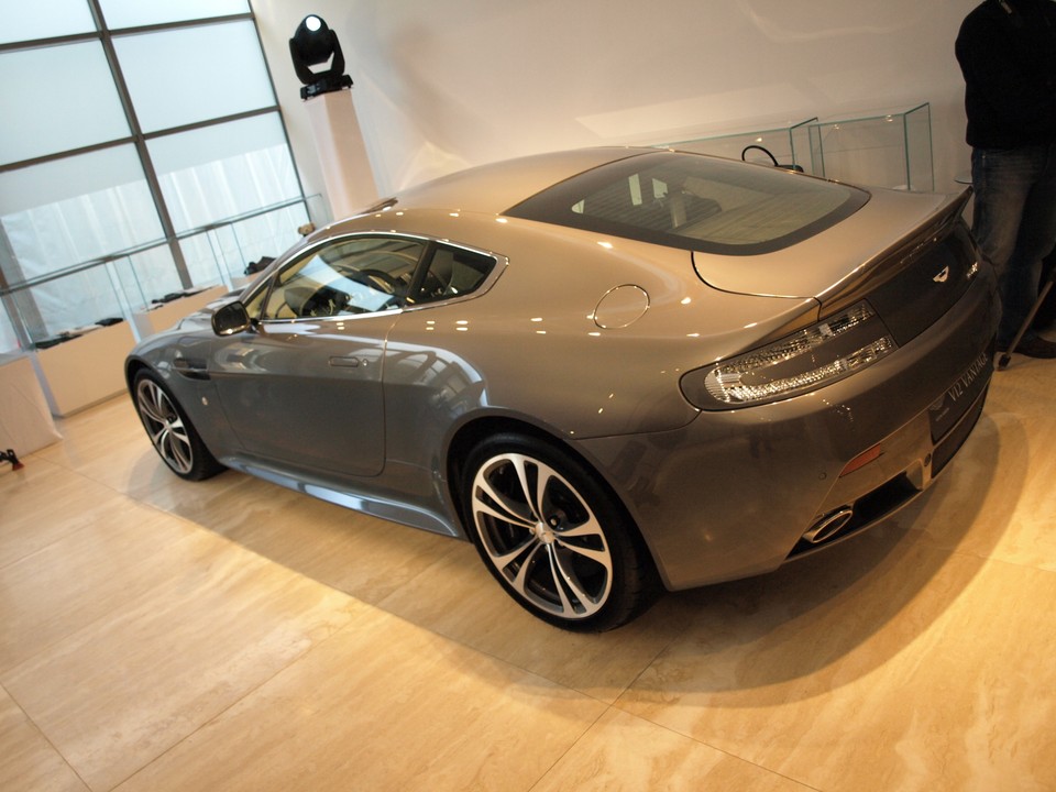 Aston Martin - salon w Polsce