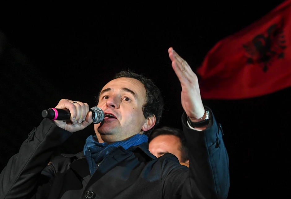 Kurti kao jedan od zateva pominje isplatu ratne odštete