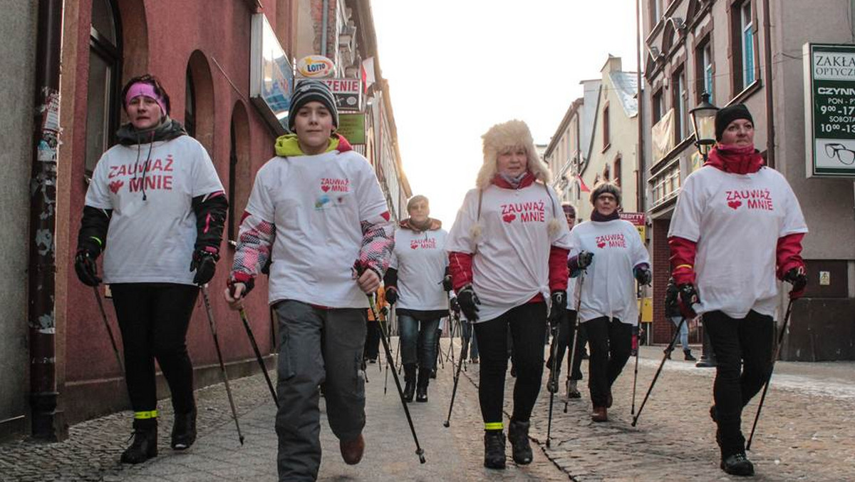 Jadwiga Grochowalska Prezes Polskiego Stowarzyszenia Ludzi Cierpiących na Padaczkę, wspiera ogólnopolską akcję Just Must, której celem jest poszukiwanie uczestników spełniających swoje marzenia. Już po raz czwarty zorganizowała oraz wzięła udział w marszu Nordic Walkerów w ramach akcji "Zauważ Mnie" chodź (p)o zdrowie.