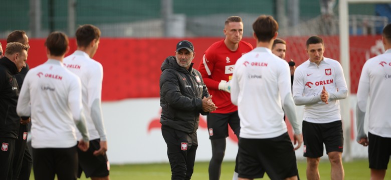 Bez Lewandowskiego o punkty jak po grudzie. Na Wyspach Owczych mogą być "ciężary"