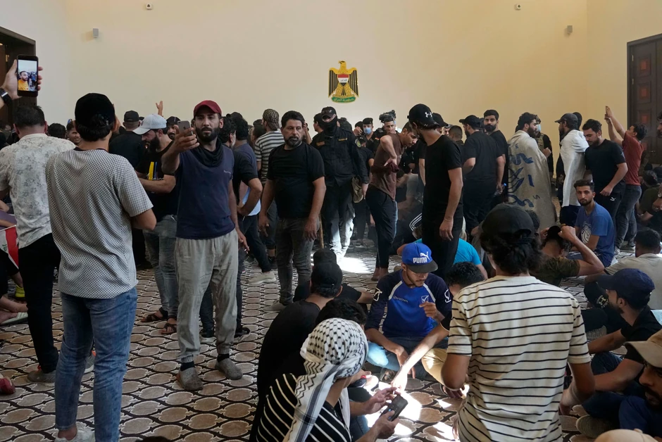 Veliki sukobi u Bagdadu, Irak, nakon povlačenja šiitskog verskog vođe Moktada al Sadra