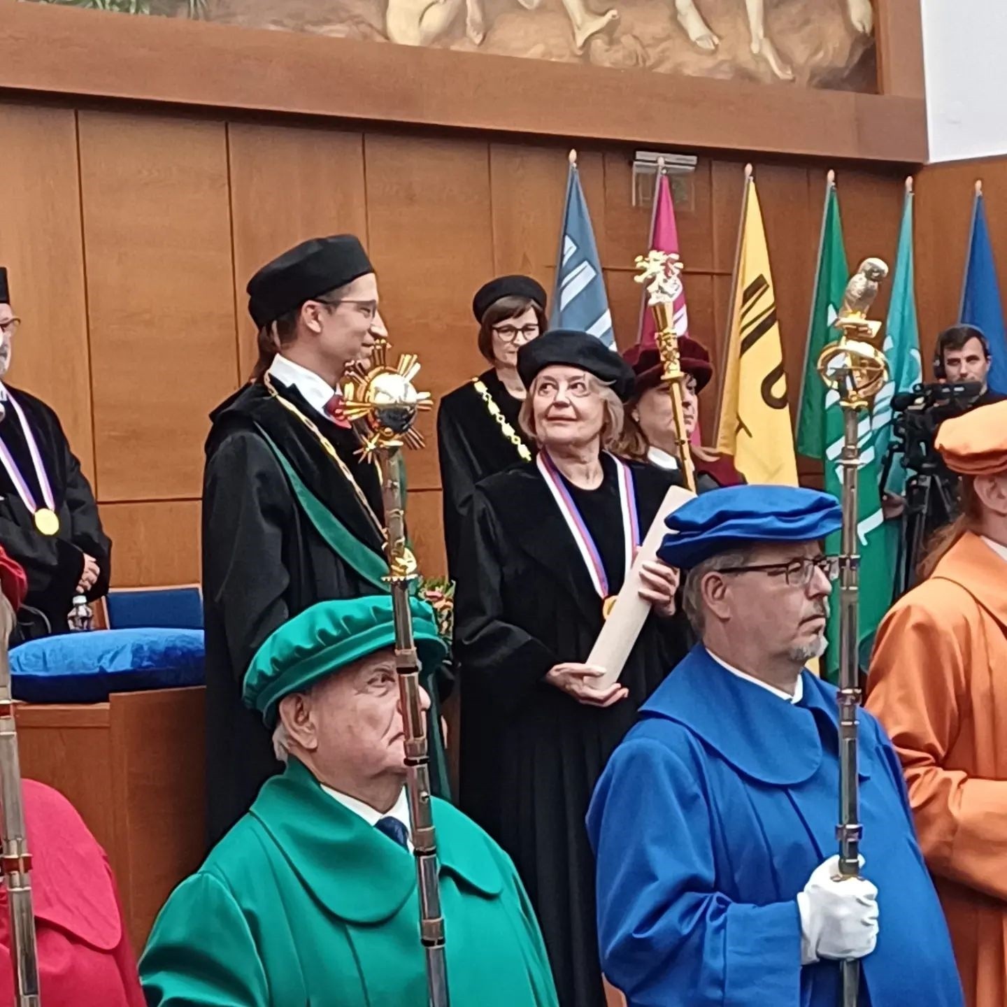 Masarykova univerzita udelila čestný doktorát bývalej diplomatke Magde Vášáryovej.
