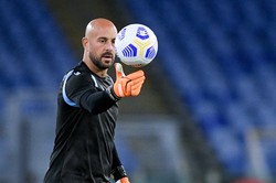 Pepe Reina wraca do Hiszpanii. 39-letni bramkarz wzmocni Villarreal