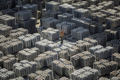 Ceny aluminium szybują w górę. Podaż nie nadąża za popytem