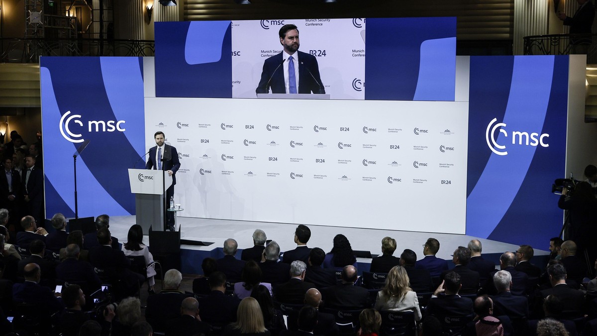 Američki potpredsednik Džej Di Vens je zapanjio svetske lidere govorom na Minhenskoj konferenciji prošle godine | Foto: EPA